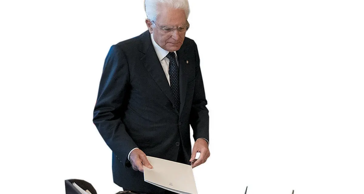 Quirinale, Mattarella fa gli auguri e bacchetta: serve rispetto e una svolta per dare lavoro