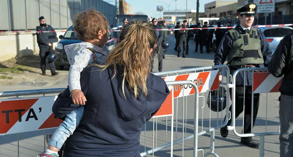 «A Foggia mio figlio e gli altri detenuti picchiati e trasferiti dopo la rivolta»