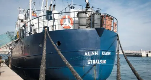 Sea Eye salva 64 profughi al largo della Libia