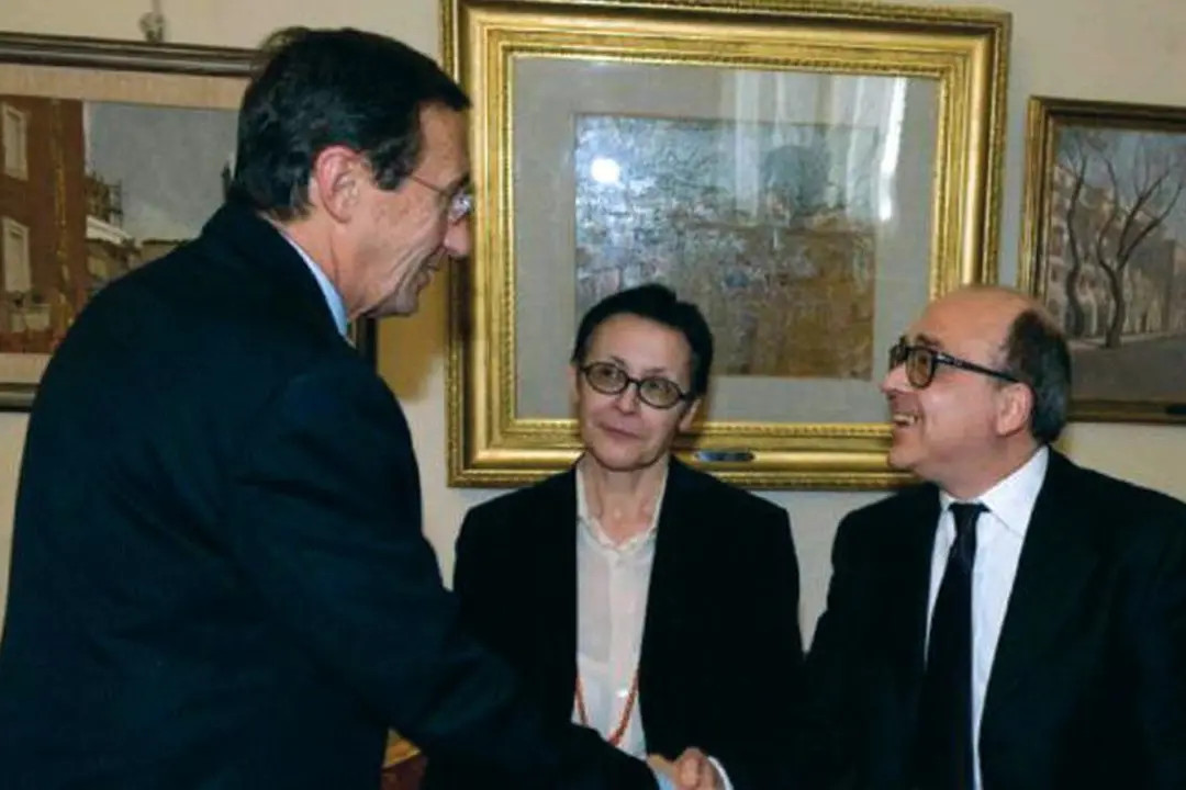 Anna Di Vittorio e Gian Carlo Calidori ricevuti dall\\'allora presidente della Camera dei Deputati Gianfranco Fini