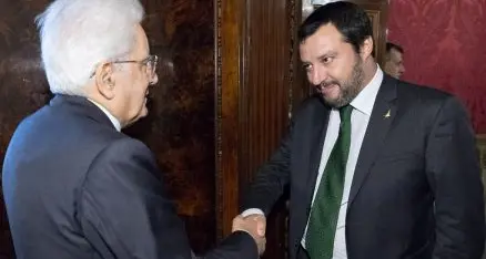 Dl Sicurezza bis, Mattarella firma: «Ma i naufraghi vanno salvati»