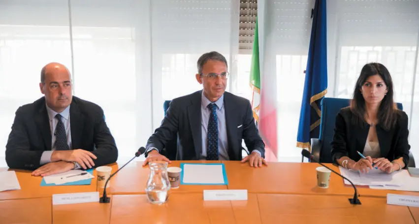 Rifiuti a Roma, Costa mette d’accordo Raggi e Zingaretti