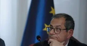 Def, incombe l’aumento Iva. Flat tax ma meno detrazioni