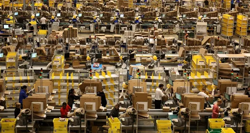 Il virus fa arricchire Bezos. Amazon annuncia 75mila assunzioni