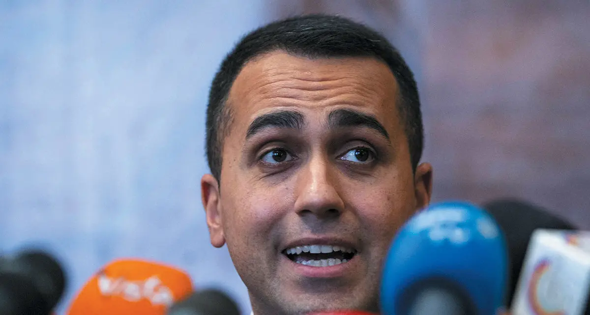 M5s, vincono i \"morosi\". Le eccedenze non più a Rousseau