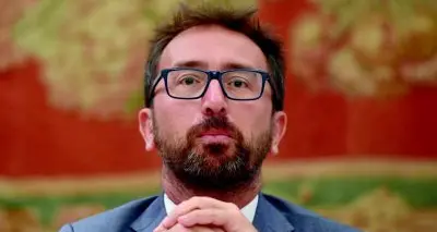 Bonafede: «Darò più forza al diritto di difesa nelle intercettazioni»
