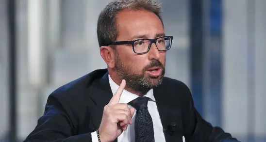 Il M5S: patrocinio a spese dello Stato, priorità al ddl