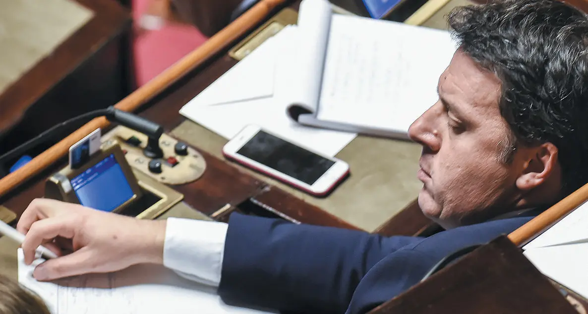 Renzi apre un nuovo fronte: «La plastic tax crea solo disoccupazione»