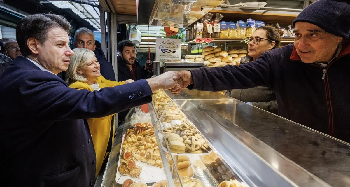 Radicale in patria, felpato in Europa Così Conte prova a prendersi la sinistra