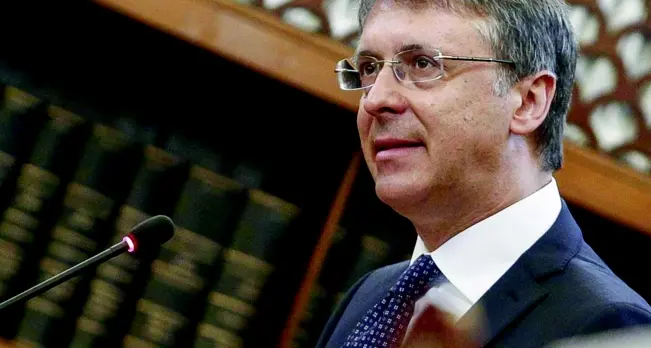 Cantone spiazza tutti: «Che autogol togliere i figli ai boss mafiosi »