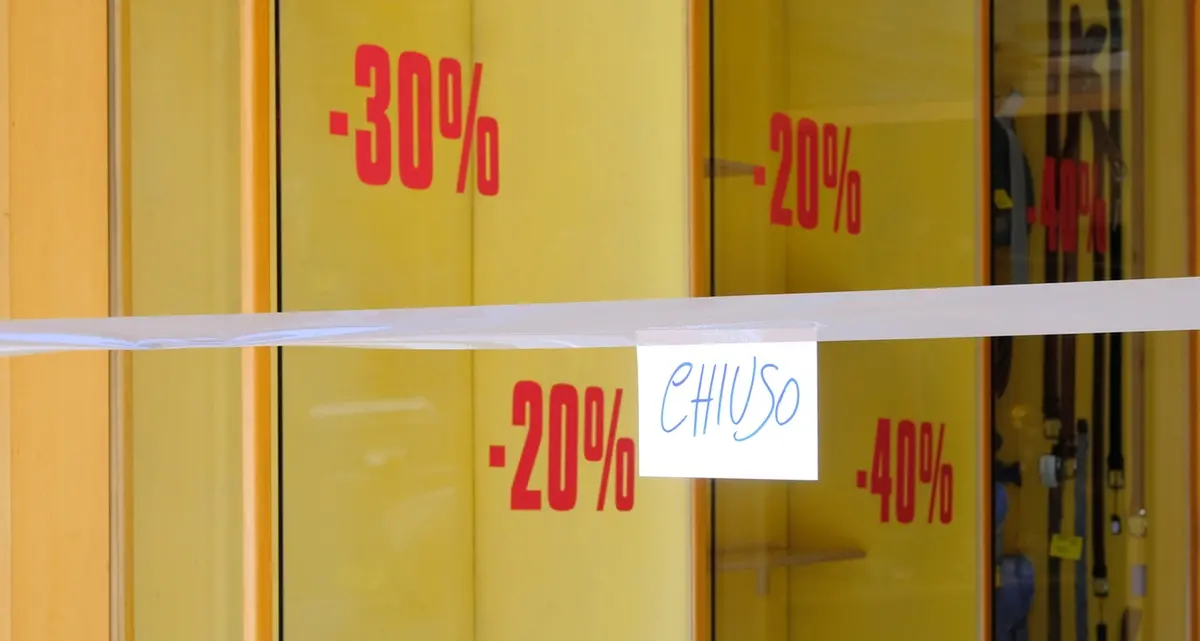 Rischio nuovo lockdown, Confcommercio lancia l'allarme: «Evitarlo a tutti i costi»