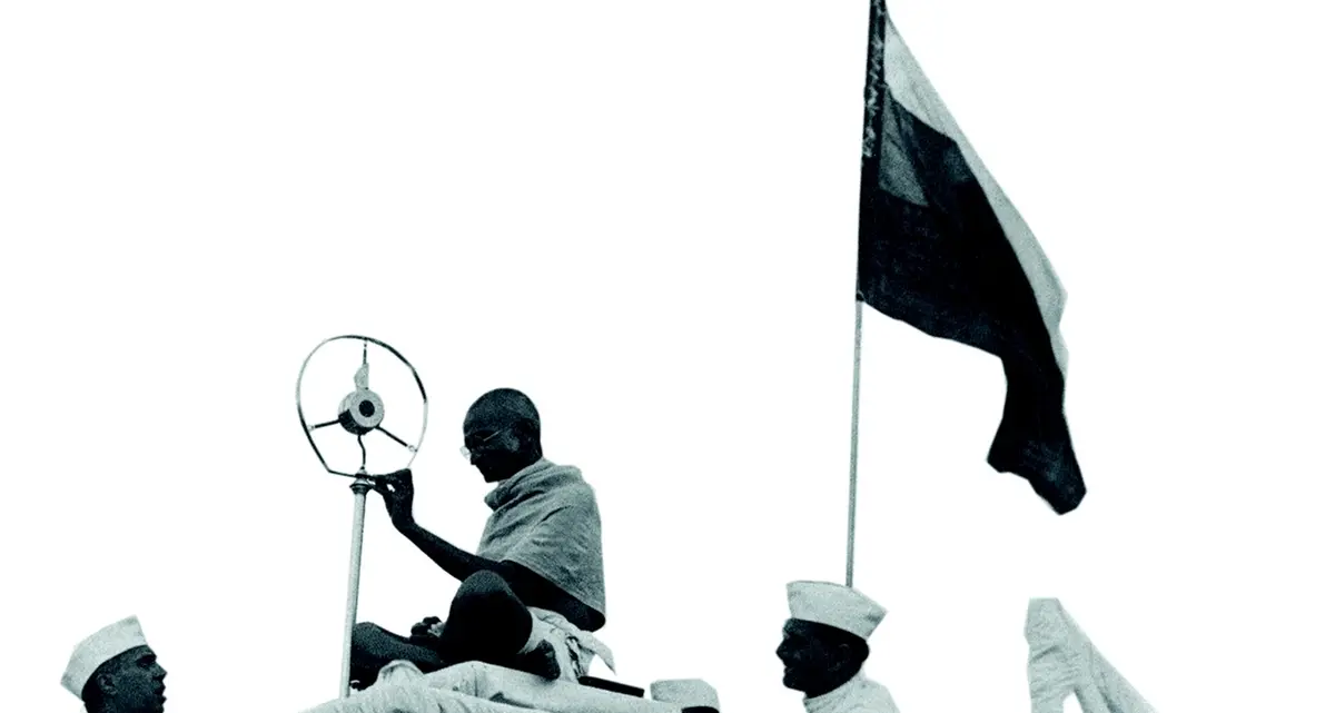 Meglio essere uccisi che uccidere, la lezione dell’avvocato Gandhi
