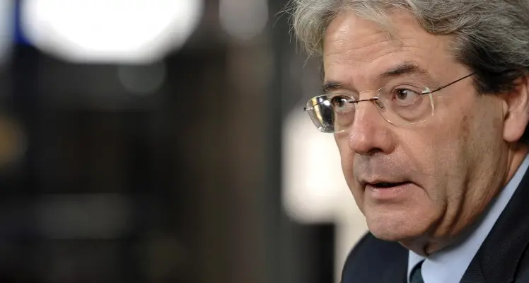 Gentiloni fa il premier: «Duro finchè ho la fiducia»