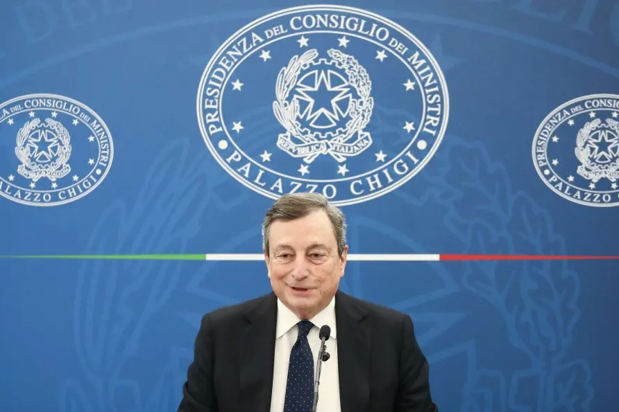 Mario Draghi: \\u00ABS\\u00EC a terza dose e obbligo vaccinale\\u00BB