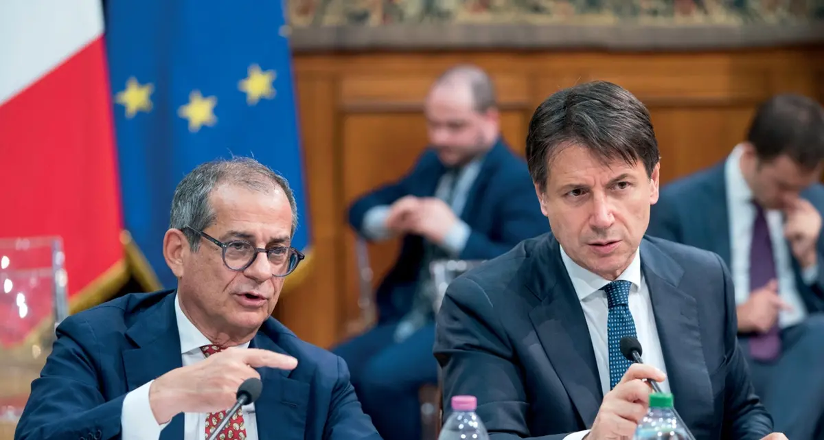 «Sulle tasse il problema è Tria». Salvini sfida, frenata di Conte