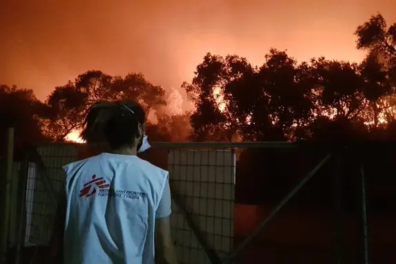 Moria, in fiamme il campo profughi