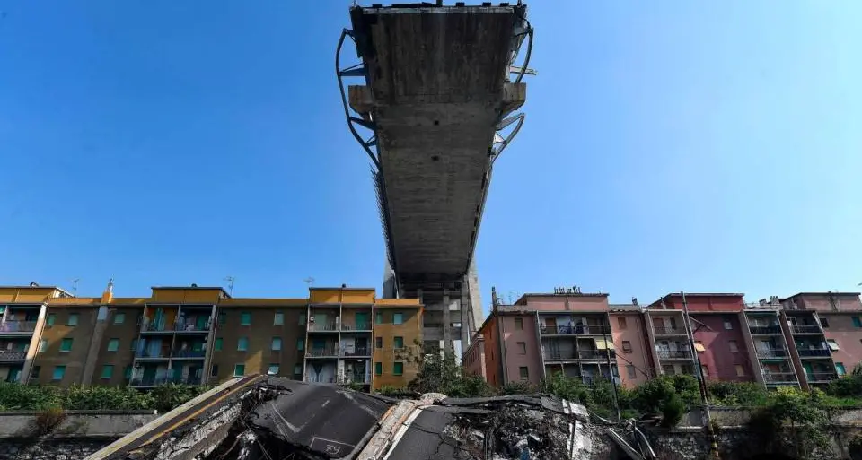 \"Sapevano del pericolo del ponte Morandi\". Arrestati i vertici di Autostrade