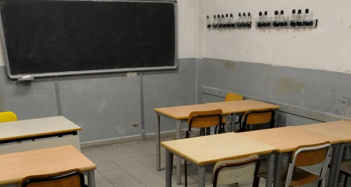 È quasi lockdown: sì alla didattica a distanza oltre il 75%. Regioni aperte, ma spostarsi è \"sconsigliato\"