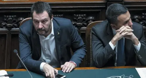 Il “doppio” Def fa il miracolo: cresce l’Iva e calano le tasse