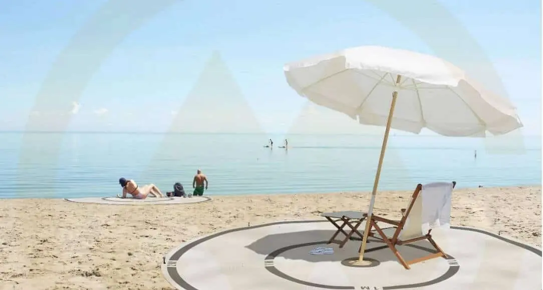Quest’estate sulla spiaggia con pinne, fucile, mascherina e amuchina