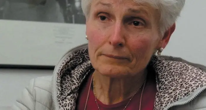 Ora sono tutti d'accordo: «Lasciate che la prof torni a scuola»»