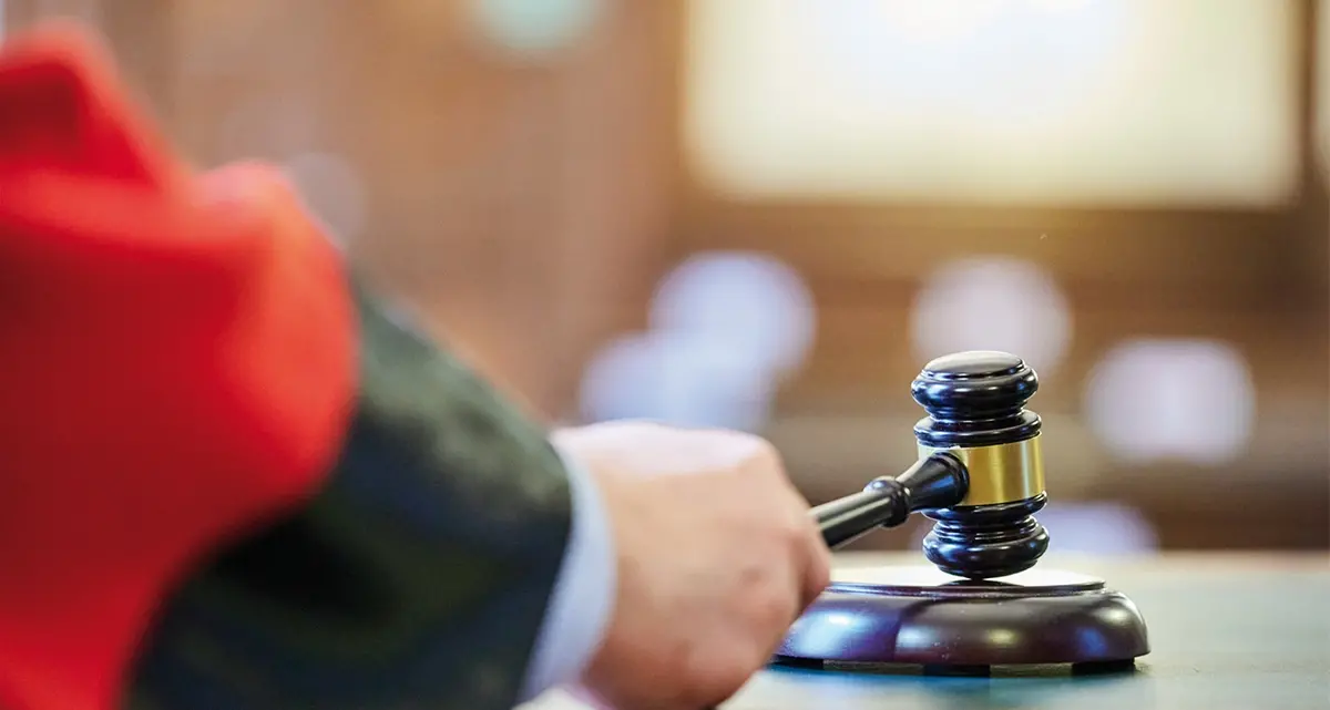 Altro che carriere separate, c’è un pm che fa il giudice a Napoli e “stronca” le liste-testi della difesa…