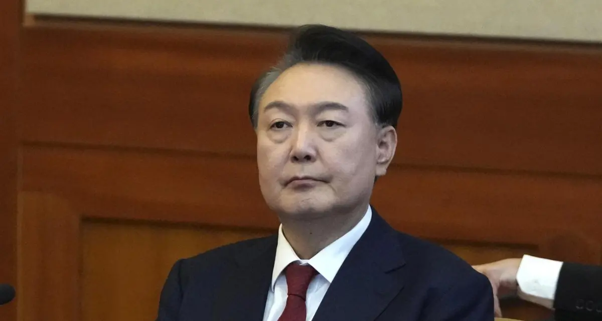 Corea del Sud, arrestato di nuovo l’ex presidente Yoon Suk Yeol: è accusato di insurrezione per la legge marziale del 2024