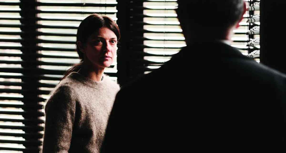 “Elisa”: lo sguardo freddo della cinepresa sull’abisso dell’animo umano