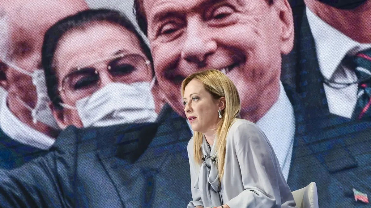 Meloni indagata, non cada nella trappola che piegò il Cav