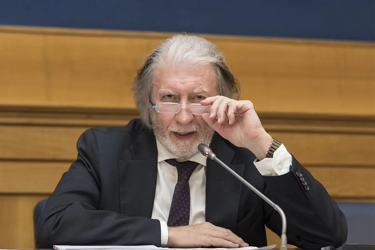 ROBERTO SCARPINATO, SENATORE DEL MOVIMENTO 5 STELLE , IMAGOECONOMICA