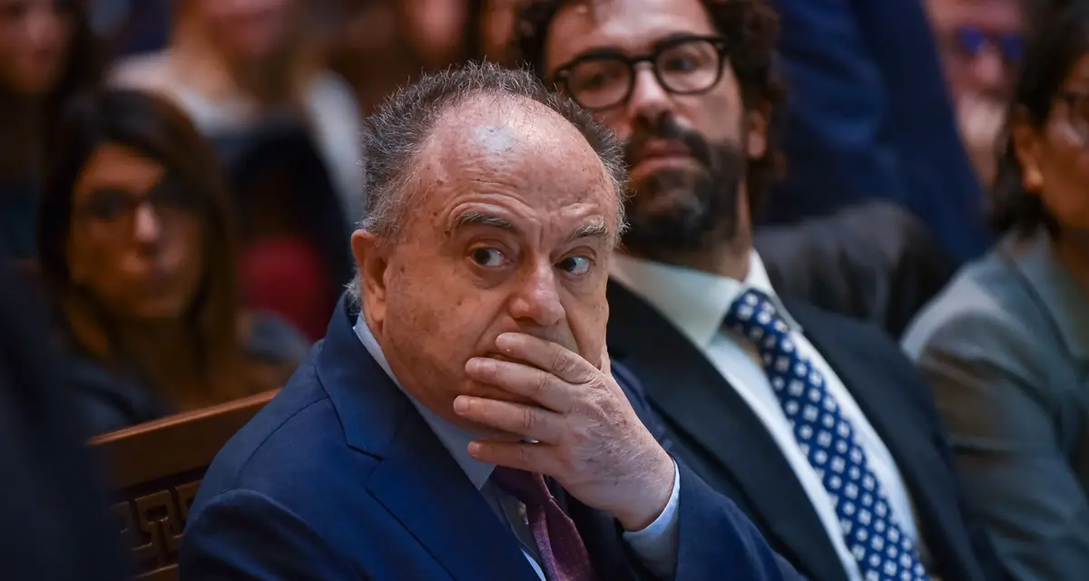 Gratteri ci ricasca e travisa Falcone. Che diceva: «Il pm non è un para giudice...»