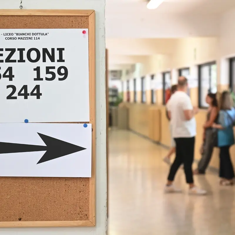 Referendum su lavoro e cittadinanza, urne aperte fino alle 15: affluenza ancora sotto il quorum
