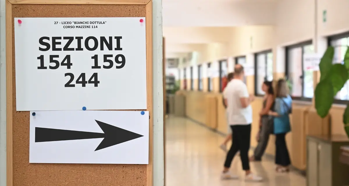 Referendum su lavoro e cittadinanza, urne aperte fino alle 15: affluenza ancora sotto il quorum