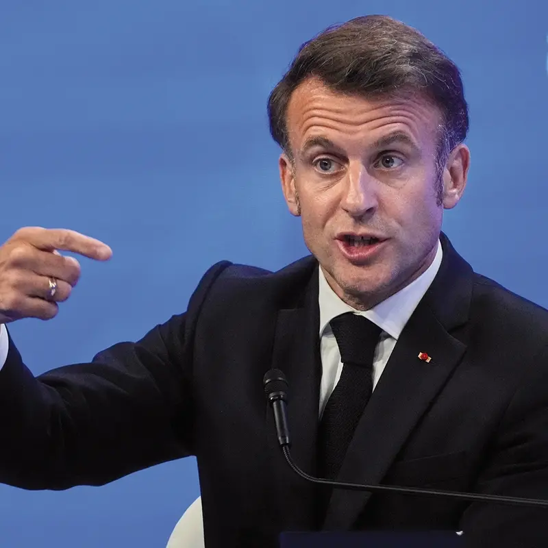 Macron mostra i muscoli a Putin: «Francia pronta a combattere»