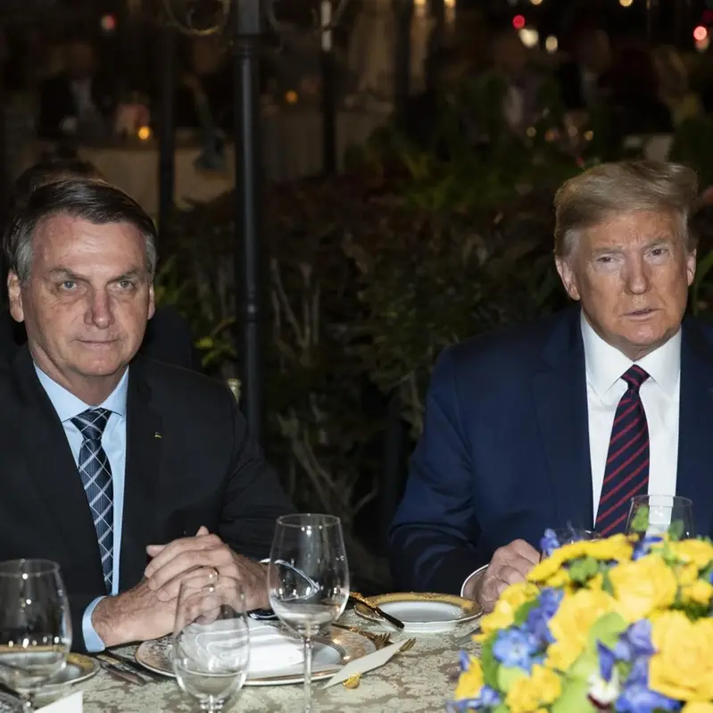 Trump ringhia al Brasile di Lula: «Assolvi l’amico Bolsonaro o vi metto i dazi!»