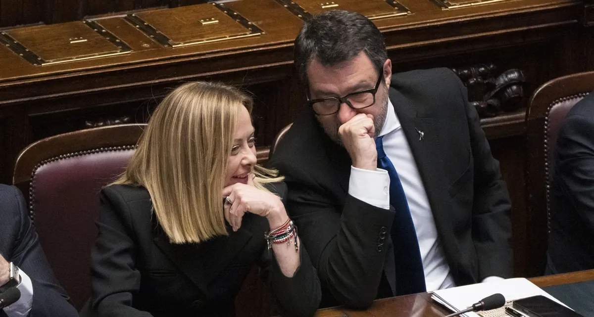 Legge elettorale, l’opposizione incalza. Il governo non si scopre ma i problemi per Meloni vengono dalla Lega