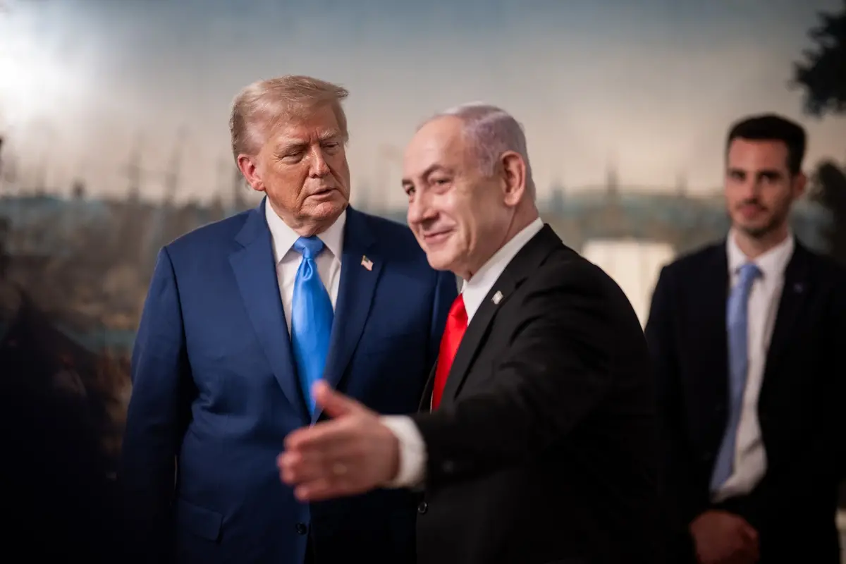 Netanyahu pronto a nuovi raid contro l’Iran: tensioni con Trump sul programma nucleare di Teheran