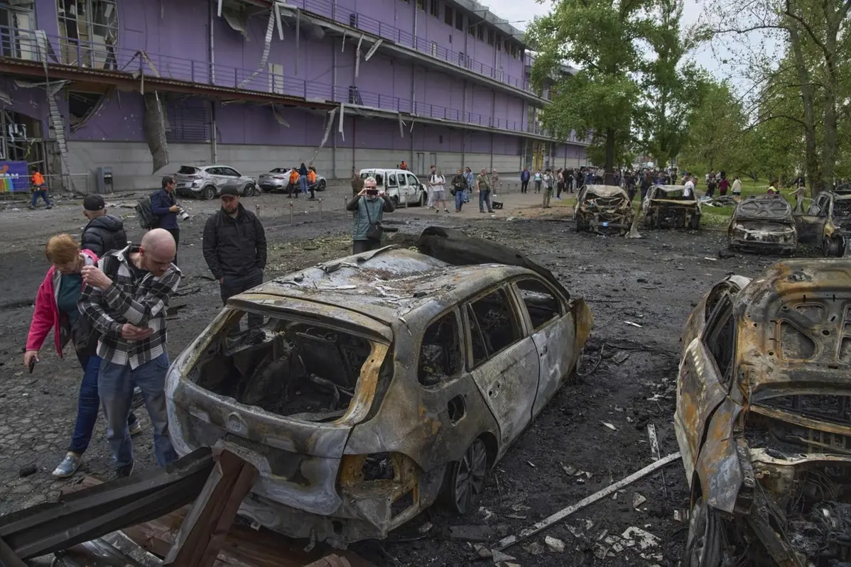 Ucraina, raid aereo russo su Kiev , APN