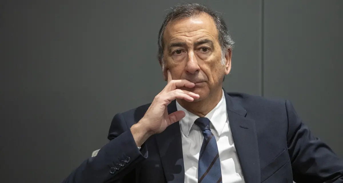 Milano sotto accusa. E Sala si scopre indagato dai giornali