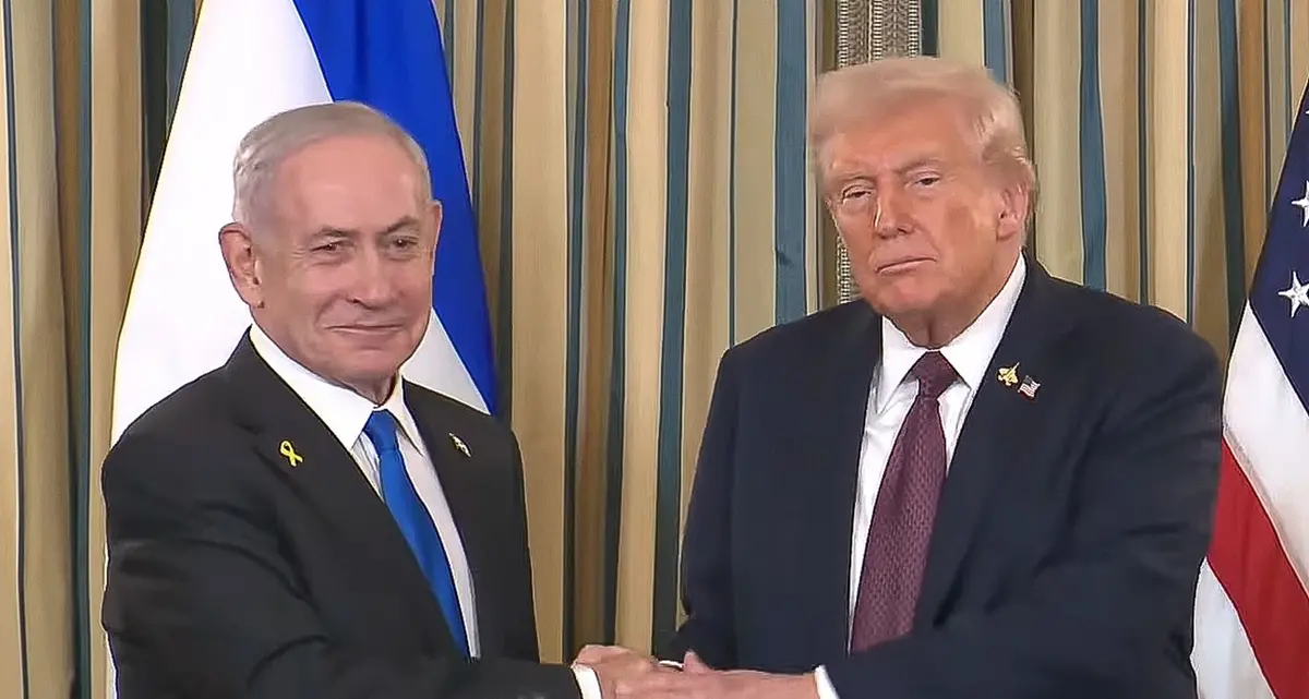 Accordo di pace tra Israele e Hamas firmato in Egitto. Trump annuncia: «Un giorno storico». Salvini: «Merita il Nobel»