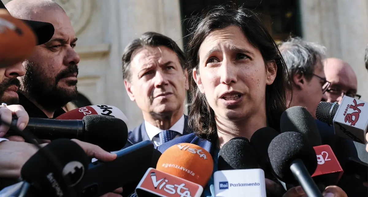 Conte, Schlein e il tavolo sulle Regionali. L’insostenibile leggerezza dell’ “inciucio”