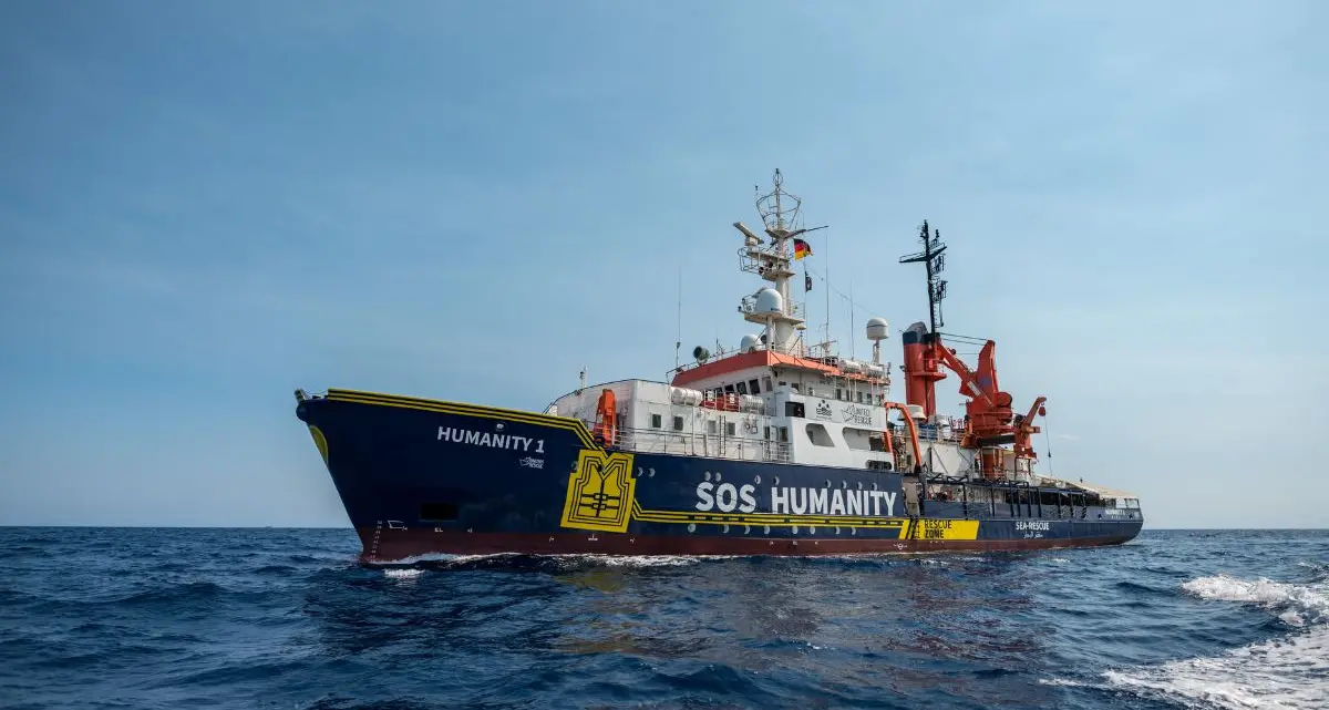 Migranti, Sos Humanity fa ricorso contro il fermo amministrativo