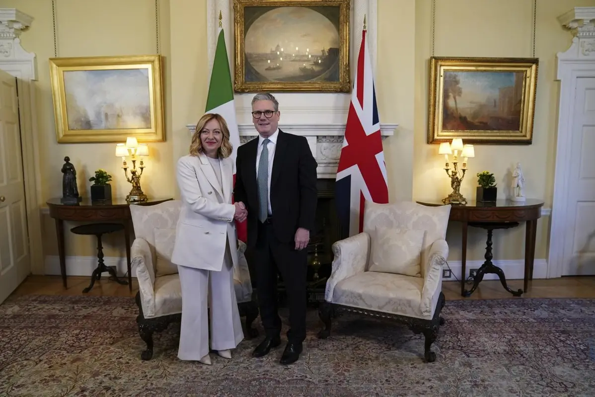 Giorgia Meloni incontra a Londra Keir Starmer