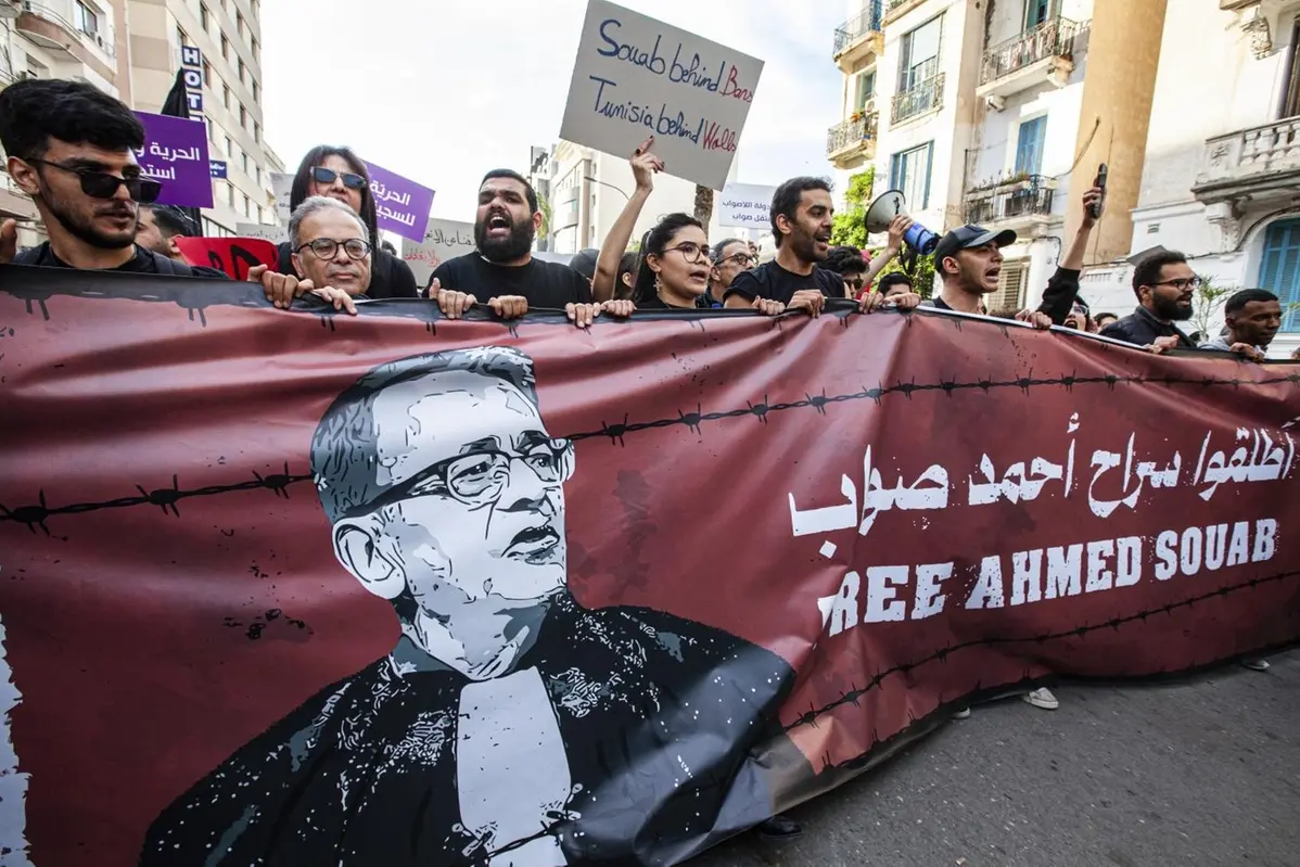 Manifestazione a Tunisi per chiedere il rilascio di Ahmed Souab arrestato con l\\'accusa di terrorismo , APN