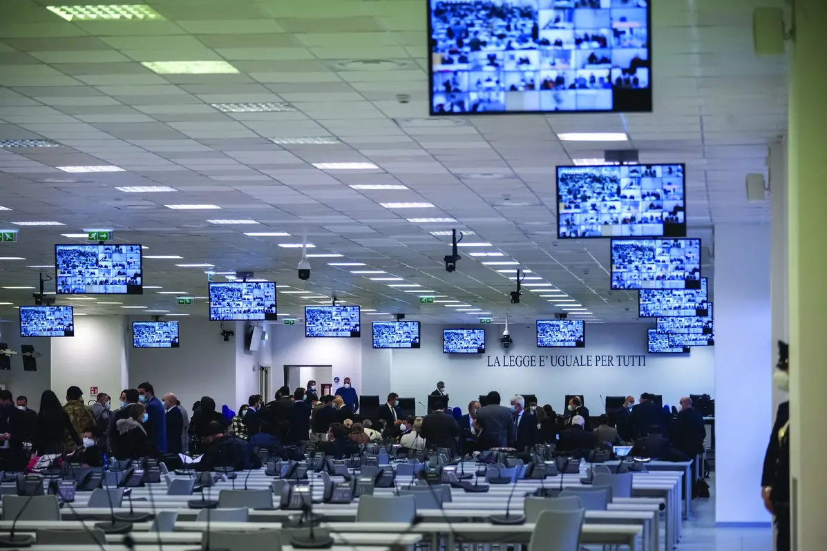 L\\'aula bunker di Lamezia Terme , LAPRESSE