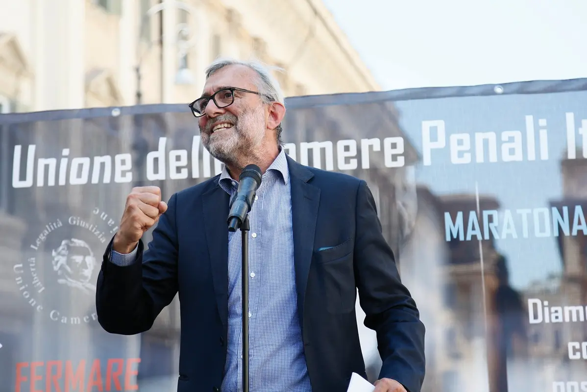 Roberto Giachetti alla Maratona oratoria dell\\u2019Unione delle Camere Penali in piazza Santi Apostoli per denunciare la condizione dei detenuti nelle carcere italiane - Politica - Roma, Italia - Gioved\\u00EC ,11 Luglio 2024 (foto Cecilia Fabiano/LaPresse) Roberto Giachetti at Oratory marathon in Santi Apostoli square of the Union of Criminal Chambers to denounce the conditions of prisoners in Italian prisons \\u2014 Politics \\u2014 Rome, Italy \\u2014 Thursday , July 11 2024 (photo Cecilia Fabiano / LaPresse)