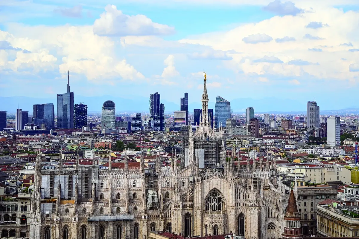 Riqualificazione Torre Velasca e Piazza antistante - Milano, 12 Maggio 2025 (Foto Claudio Furlan/Lapresse) Torre Velasca redevelopment and the square in front of it - Milan, May 12, 2025 (Photo Claudio Furlan/Lapresse) , LAPRESSE