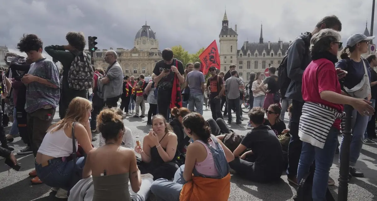Proteste “Blocchiamo tutto”, 470 arresti a Parigi