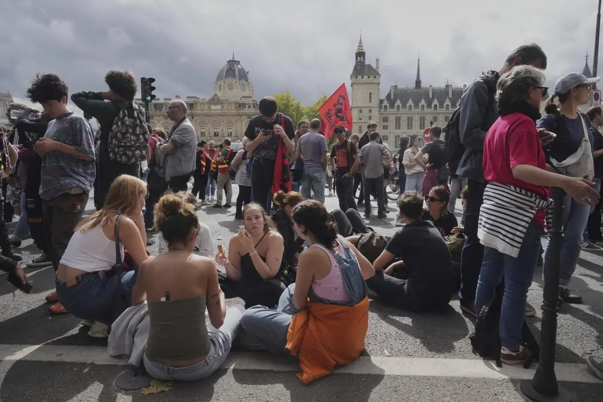 Proteste a Parigi , AP
