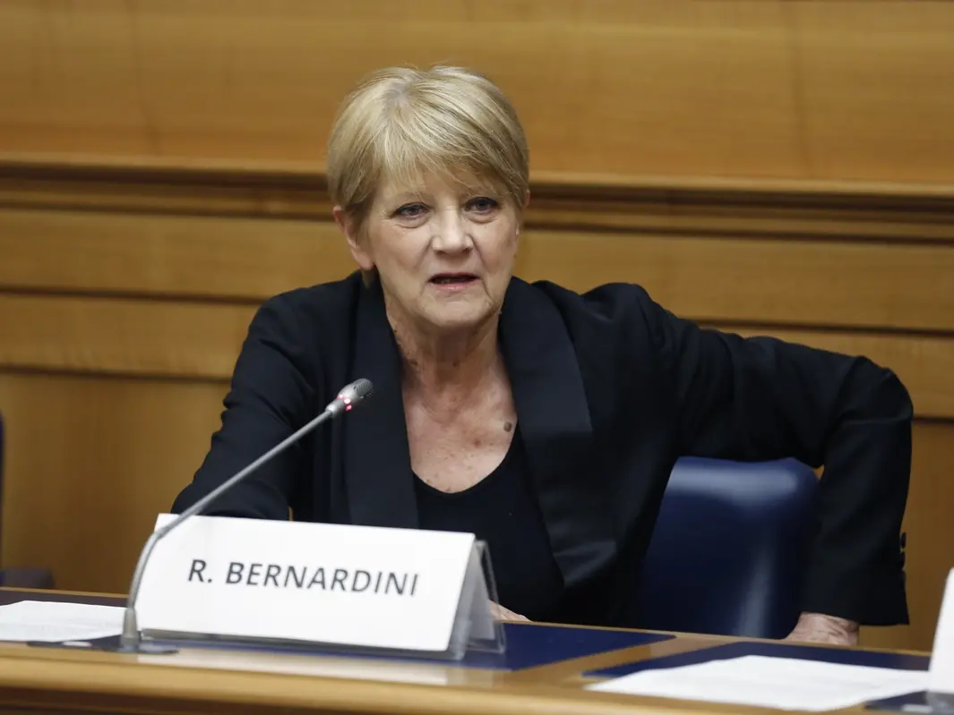 Rita Bernardini sospende lo sciopero della fame dopo l’apertura di La Russa sulla riduzione della pena per i detenuti